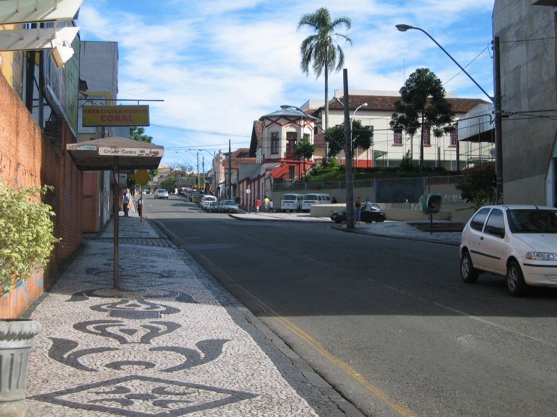 220.braz.curitiba.sidewalks